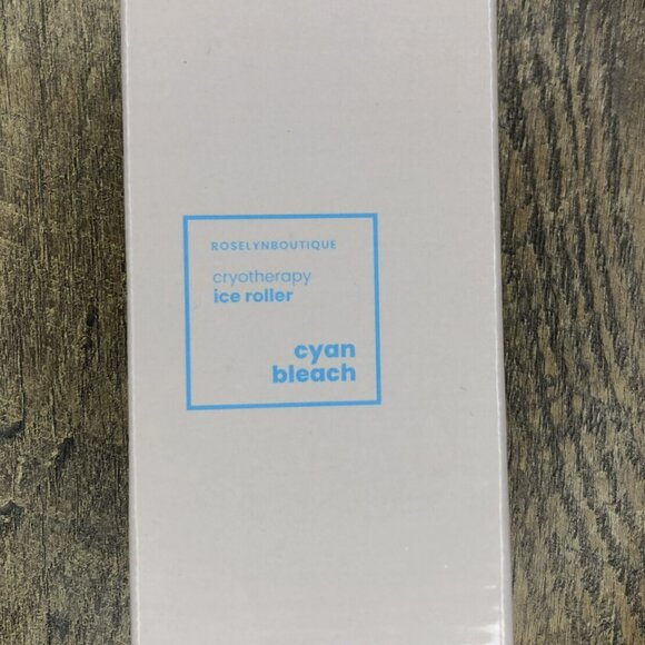 ROSELYNBOUTIQUE Ice Roller for Face Wrinkles Fine Lines Puffiness Stick Massager - Picture 3 of 3